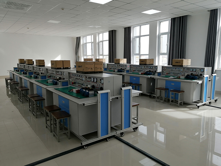 電工基礎(chǔ)實(shí)驗(yàn)臺(tái)